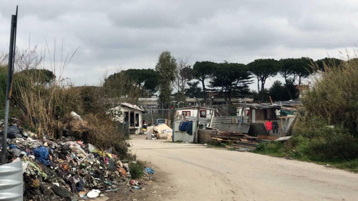 Il disastro della Raggi sui rom